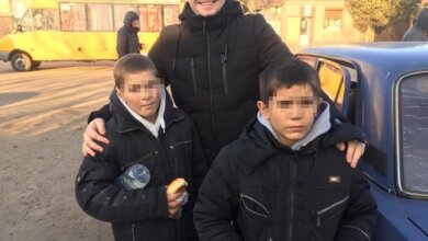 Сбежали, чтобы поехать к бабушке: николаевские полицейские разыскали пропавших в Корабельном районе мальчиков | Корабелов.ИНФО