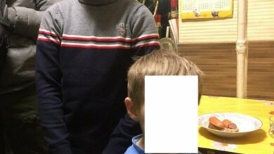 На "перегоне" 10-летний мальчик тащил на себе 5-летнего брата - дети ушли от пьяных родителей | Корабелов.ИНФО