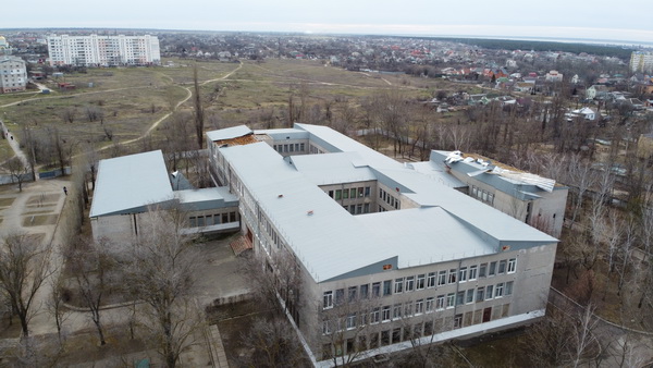 часть повреждений кровли шаколы №48