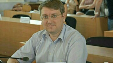 Забросали яйцами николаевского депутата, поздравившего с 23 февраля картинкой с флагом России (ВИДЕО) | Корабелов.ИНФО image 1