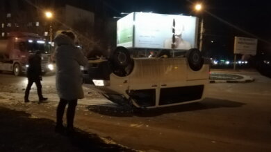 В Николаеве столкнулись два «Фольксвагена»: микроавтобус перевернулся на крышу | Корабелов.ИНФО image 1