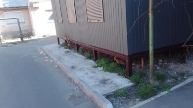 В Корабельном районе жильцы дома установили пристройку на теплотрассе облтеплоэнерго | Корабелов.ИНФО