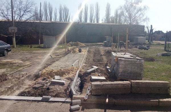 укладка тротуара по ул. 295-й Стрелковой Дивизии, 75-а