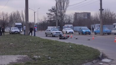 ДТП в Корабельном районе: 82-летний мопедист «влетел» в «Форд» | Корабелов.ИНФО