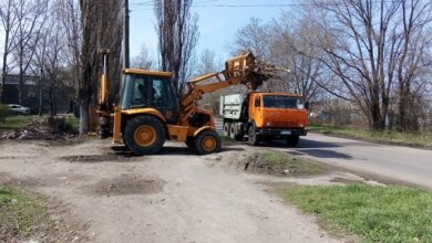 Дезинфікували зупинки, клеїли листівки... Райадміністрація звітувала про саночищення Корабельного | Корабелов.ИНФО image 3