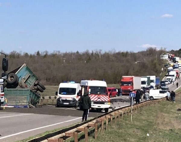 Под Николаевом столкнулись «КамАЗ» и «Фиат»: погиб водитель легковушки | Корабелов.ИНФО image 3