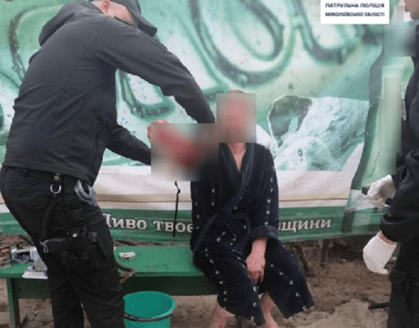 "Уже успел нанести себе порезы на руке", - николаевские патрульные спасли мужчину от самоубийства | Корабелов.ИНФО