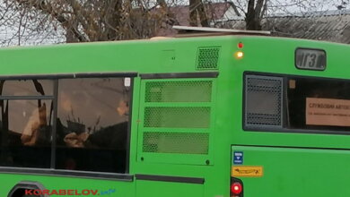 "За людей не считают"? Работники НГЗ прождали автобуса домой около часа, обвиняя в бездействии руководство завода и профсоюз | Корабелов.ИНФО