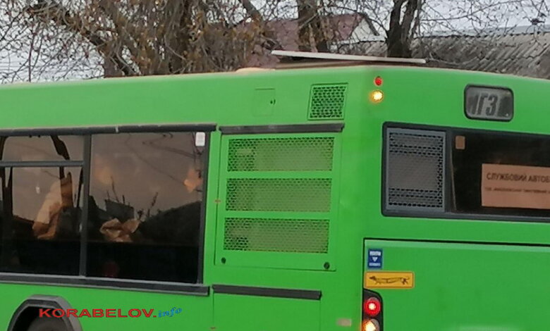 "За людей не считают"? Работники НГЗ прождали автобуса домой около часа, обвиняя в бездействии руководство завода и профсоюз | Корабелов.ИНФО