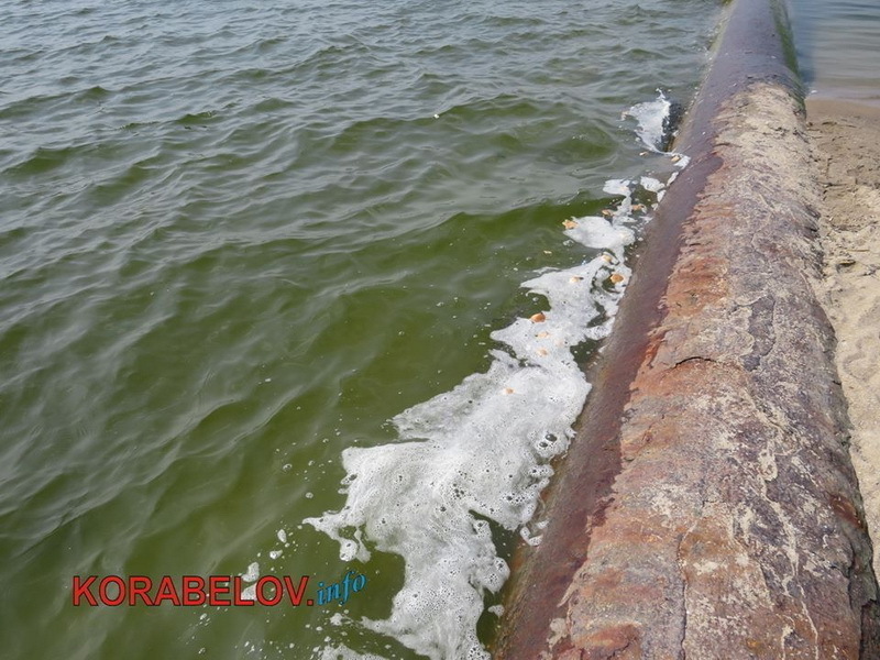 грязная река в Корабельном районе