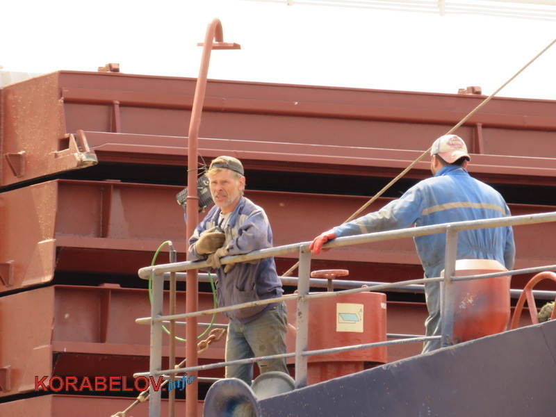 рабочие "Океана"