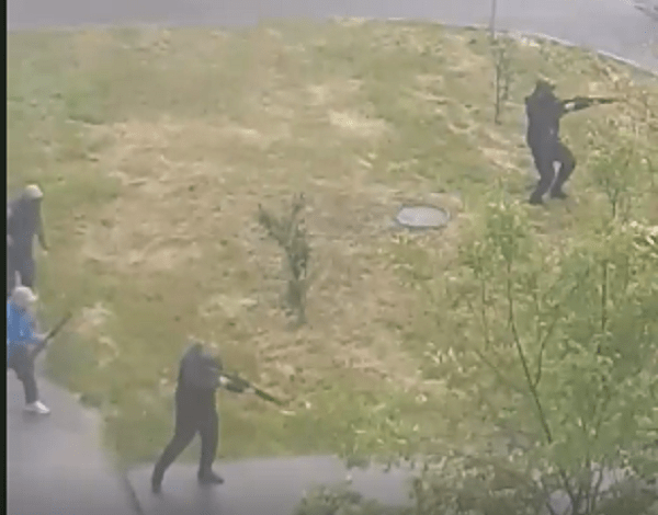 Под Киевом перевозчики устроили разборки в стиле "90-х" со стрельбой посреди жилых домов (Видео) | Корабелов.ИНФО