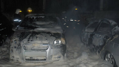 В ночь на 14 мая в Николаеве загорелись три автомобиля, один принадлежит адвокату | Корабелов.ИНФО image 2