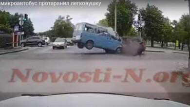 Встреча двух "Фордов": В Николаеве "Транзит" на полном ходу врезался в бок "Эскорта" (видео) | Корабелов.ИНФО image 2