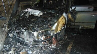 Ночной поджог Subaru в Николаеве сняли уличные камеры | Корабелов.ИНФО