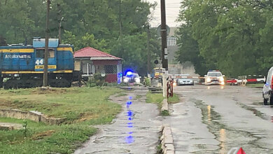 Хотел "проскочить": В Николаеве мужчина попал под поезд – ему отрезало часть ноги | Корабелов.ИНФО