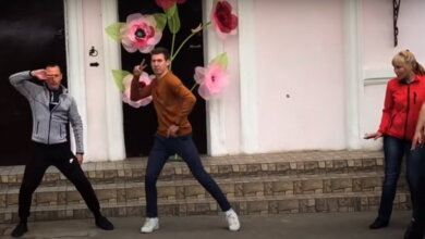 "Неймовірно!": учителя массово станцевали для школьников в Корабельном районе (Видео) | Корабелов.ИНФО