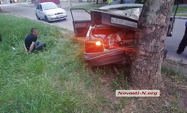 В Николаеве вор, убегая на «Мазде» от погони, врезался в дерево | Корабелов.ИНФО