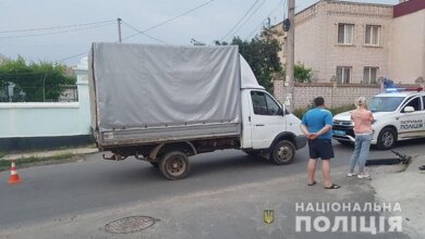 «Газель» в Николаеве сбила двух маленьких девочек: их доставили в больницу | Корабелов.ИНФО