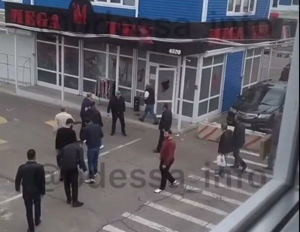 В Одессе произошла массовая драка со стрельбой, есть раненые (видео) | Корабелов.ИНФО