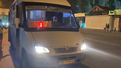 "Хамит, хватает за руки", - жительница Николаева пожаловалась на водителя "маршрутки" №1 | Корабелов.ИНФО