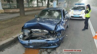 В Николаеве такси врезалось в эвакуатор – у таксиста перелом позвоночника | Корабелов.ИНФО image 1