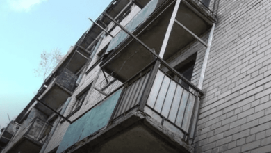 90-летняя женщина выпала с балкона 3-го этажа в Корабельном районе | Корабелов.ИНФО