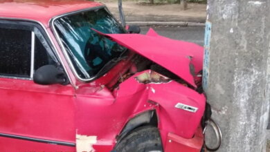 Обвиняемый в тройном убийстве, будучи пьяным за рулем, врезался в столб в Корабельном районе | Корабелов.ИНФО image 1