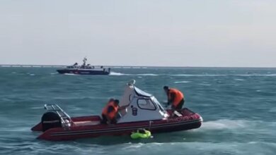 У российских оккупантов в Керченском проливе затонула бронемашина (видео) | Корабелов.ИНФО