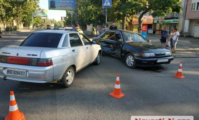 В Корабельном районе «Лада» врезалась в  «Форд» — пострадала женщина | Корабелов.ИНФО image 1