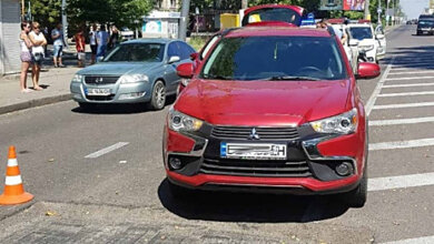 На проспекте Богоявленском из-за ямы на дороге столкнулись два автомобиля - пострадала пассажирка | Корабелов.ИНФО image 2