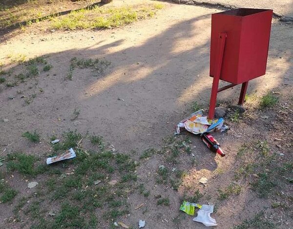 "Из детской площадки - поле алкогольной битвы": жители Корабельного винят молодежь в беспорядках | Корабелов.ИНФО