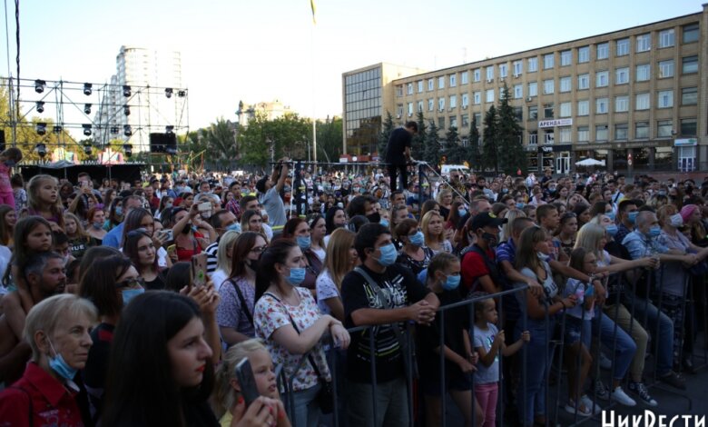 Николаевцы на Соборной площади отпраздновали День молодежи | Корабелов.ИНФО image 1