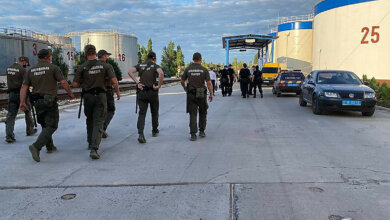 "Форменный грабеж": на терминале возле НГЗ силовики трое суток ищут "испарившееся" масло на ₴60 миллионов | Корабелов.ИНФО