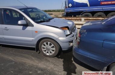 Под Николаевом столкнулись 9 автомобилей — двое пострадавших, в том числе ребенок | Корабелов.ИНФО image 4