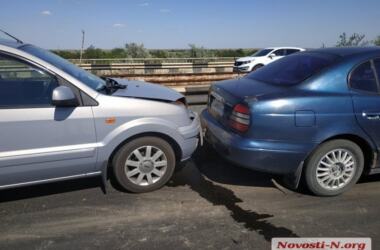 Под Николаевом столкнулись 9 автомобилей — двое пострадавших, в том числе ребенок | Корабелов.ИНФО image 3