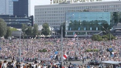 Уходи!", "Верам, можам, переможам!", "Лукашенко в автозак!" - многотысячный митинг в Беларуси (видео) | Корабелов.ИНФО image 1