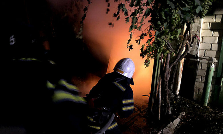 В кооперативе Корабельного района горел гараж с автомобилем внутри | Корабелов.ИНФО