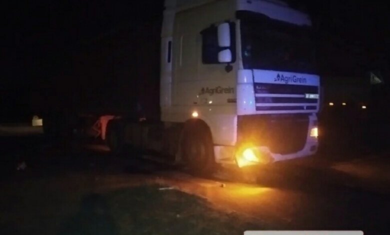 В Корабельном районе седельный тягач въехал в микроавтобус - пострадала пассажирка | Корабелов.ИНФО