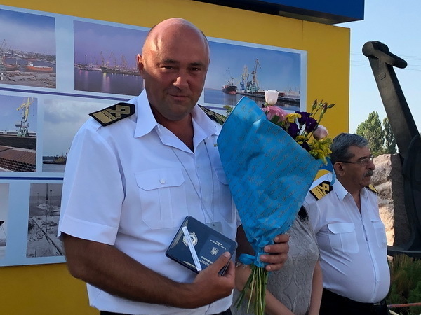 З вітаннями та нагородами: на ДП "СК "Ольвія" відбулися урочисті збори до Державних свят | Корабелов.ИНФО image 4