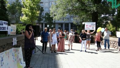 «Лже-карантин не пройдет!», - в Николаеве протестовали против онлайн-обучения (Видео) | Корабелов.ИНФО image 1