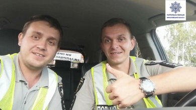 Николаевские патрульные экстренно сопроводили авто с роженицей в больницу | Корабелов.ИНФО