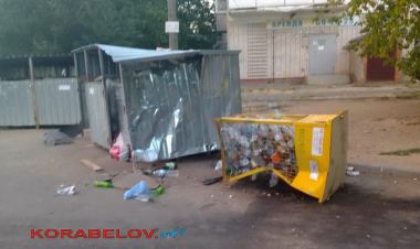 Пьяный водитель чуть не влетел в детей во дворе многоэтажки в Корабельном районе (ВИДЕО) | Корабелов.ИНФО image 4