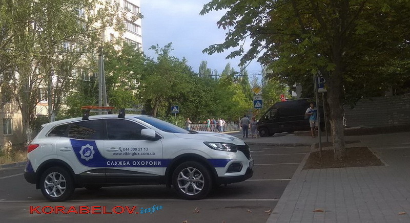 В Корабельном районе жители вышли на защиту своего дома от действий предпринимателя | Корабелов.ИНФО image 3