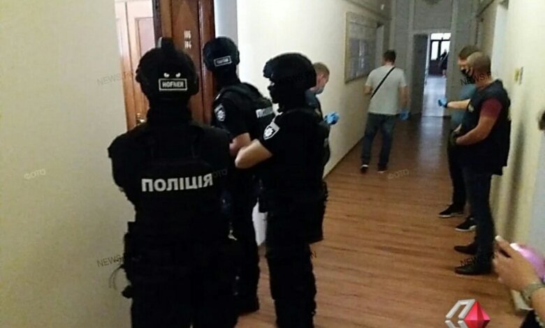 В мэрию Николаева с обысками нагрянула полиция | Корабелов.ИНФО