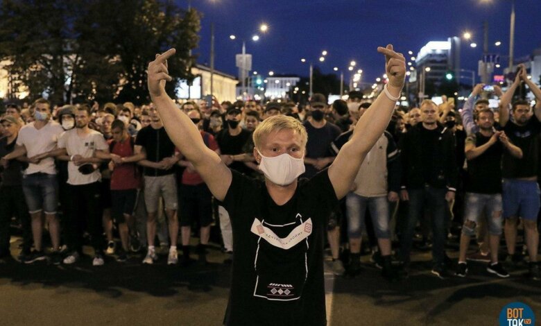 Баррикады и столкновения. Вторая ночь протестов в Беларуси (ФОТО, ВИДЕО) | Корабелов.ИНФО image 6