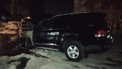 В Николаеве неизвестные сожгли автомобиль главарю «банды Апти» | Корабелов.ИНФО image 3