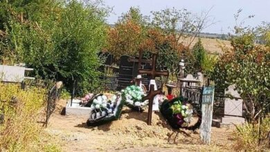 на "Жуковском" кладбище хоронят на дороге