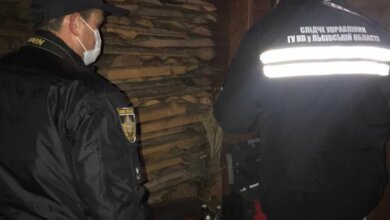 На Львовщине женщина застрелила двух маленьких дочерей и покончила с собой | Корабелов.ИНФО