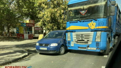 В Корабельном районе столкнулись "фура" и "Фольксваген" | Корабелов.ИНФО image 2